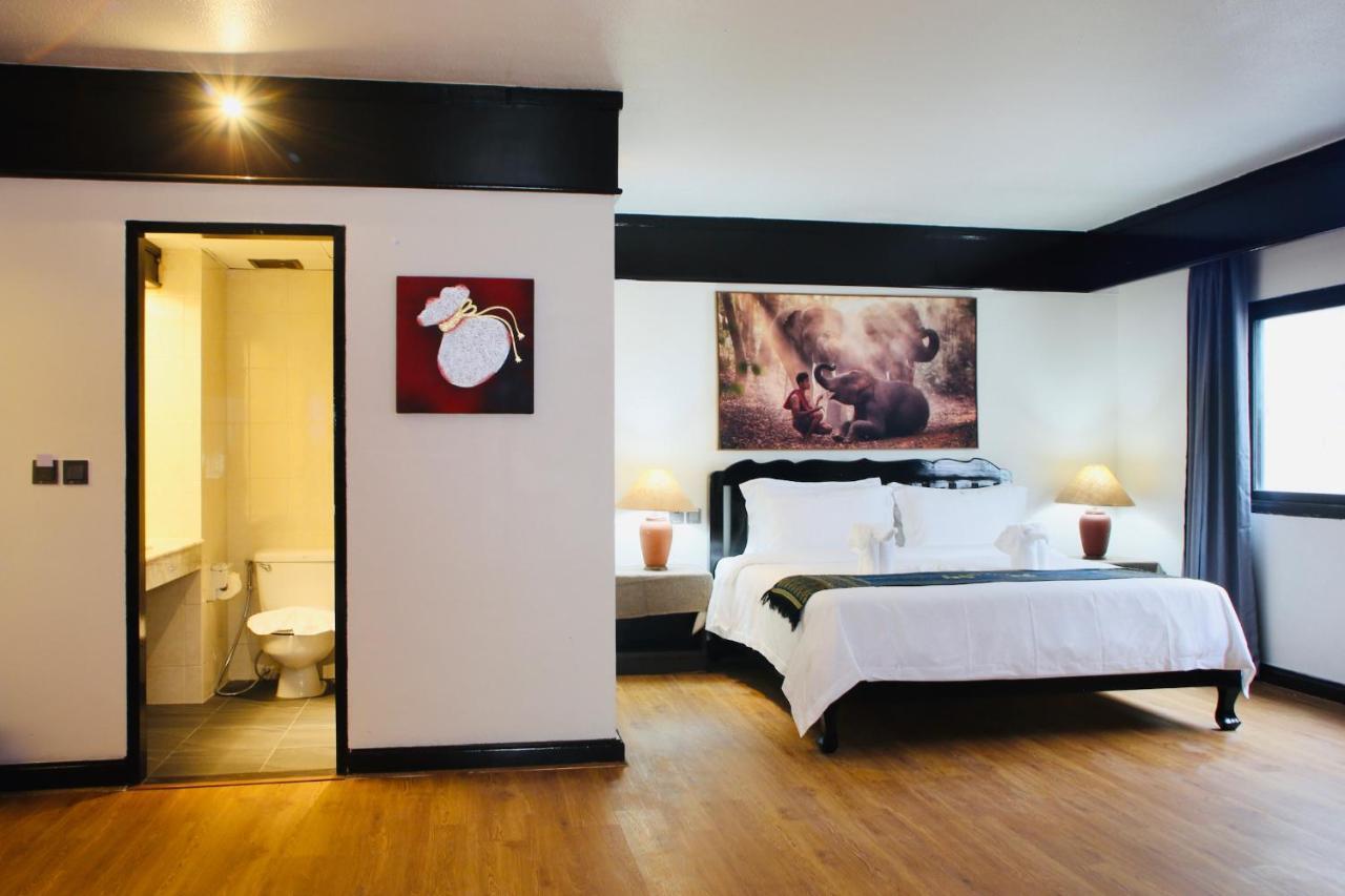 Thapaeplacehotel เชียงใหม่ ภายนอก รูปภาพ